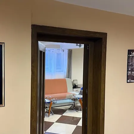 דירה Spacious In בורגאס